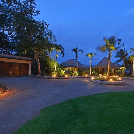Wavi Island Hotel Naindi Bagian luar foto