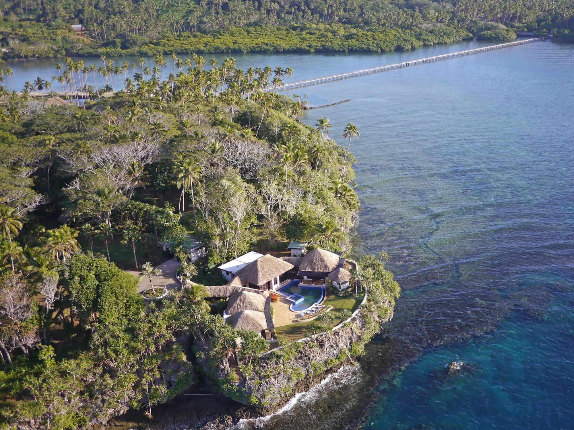 Wavi Island Hotel Naindi Bagian luar foto
